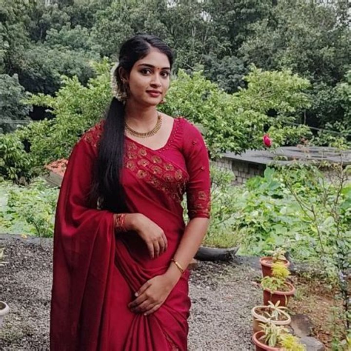 Shamin Abas Wiki, Biography , Age, Height, Net Worth, Husband, Family ·